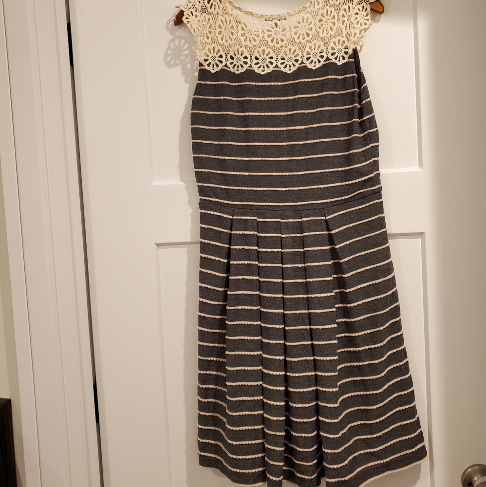 Dress - Picture 4 of 6